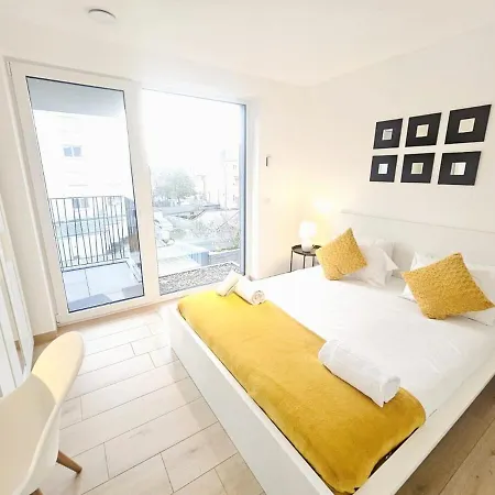 Serene One Bedroom In Center